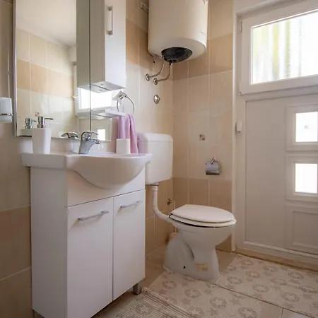 Betty Borik Guest house